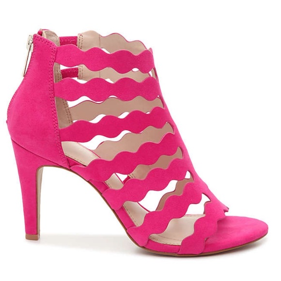 Kelly & Kate Zilama Fuchsia strapping heels - Picture 9 of 9